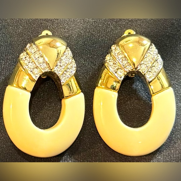 Vintage Kenneth Lane Ivory Enamel Oval Hoop Clip Earrings Pave Crystal Gold Tone - Picture 2 of 7